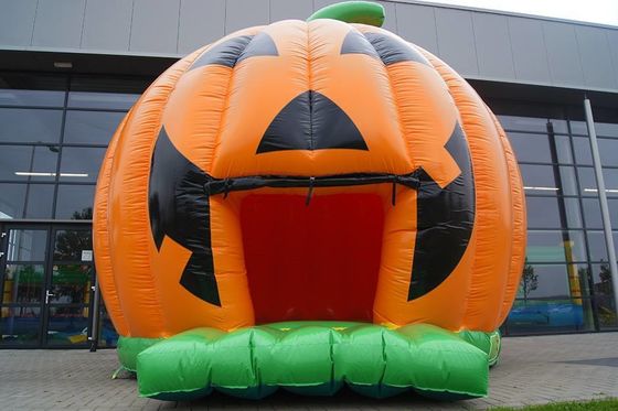 Fate in modo che la vostra festa di Halloween sia un grande successo con la nostra casa gonfiabile a zucca