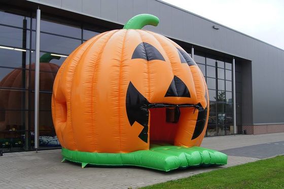 Fate in modo che la vostra festa di Halloween sia un grande successo con la nostra casa gonfiabile a zucca