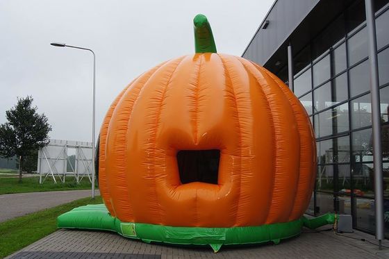 Fate in modo che la vostra festa di Halloween sia un grande successo con la nostra casa gonfiabile a zucca