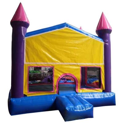 Caratteristiche portatili castello gonfiabile PVC casa rimbalzo scivolo di salto per il tempo divertente dei bambini