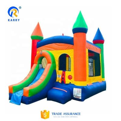 Caratteristiche PORTABLE Inflatabile Bouncer Castle con Slide Commercial Inflatable Castle