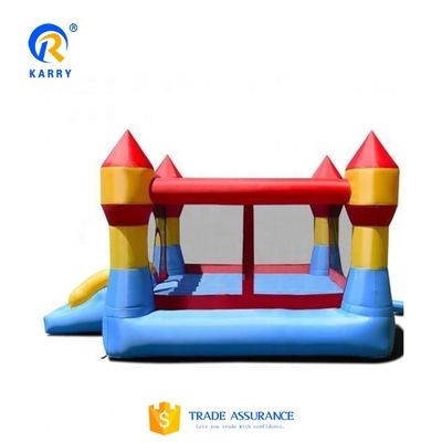 Caratteristiche PORTABLE Inflatabile Bouncer Castle con Slide Commercial Inflatable Castle