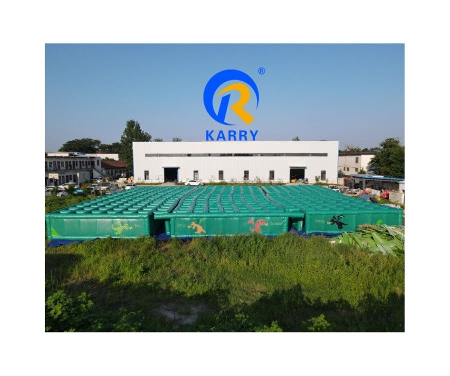 Caratteristiche PORTABLE 2023 Inflatabile Labirinto Castello Combo per Commerciale Grande Labirinto Gioco