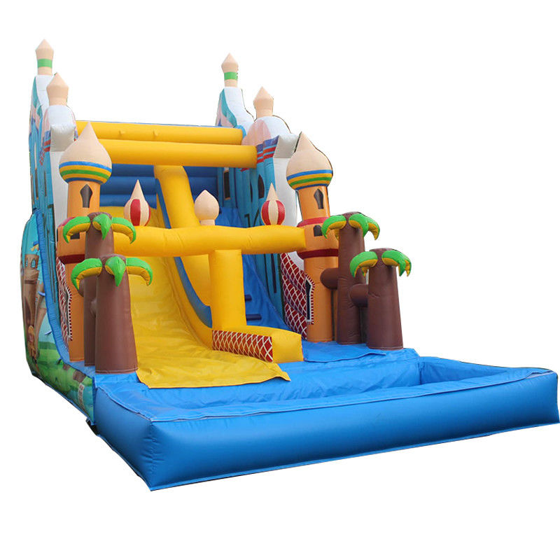 Capacità massima 100-500 kg Castello gonfiabile con scivolo bagnato per piscina interna