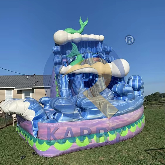 Slide gonfiabili per cortile con piscina
