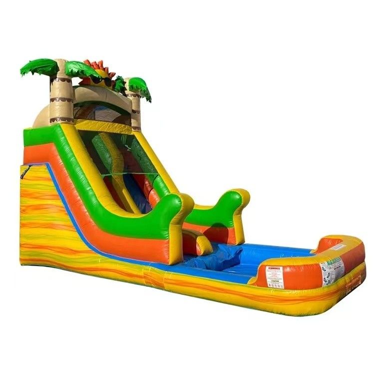 Da 2-4 anni, i bambini devono avere uno scivolo d'acqua gonfiabile con piscina e sole