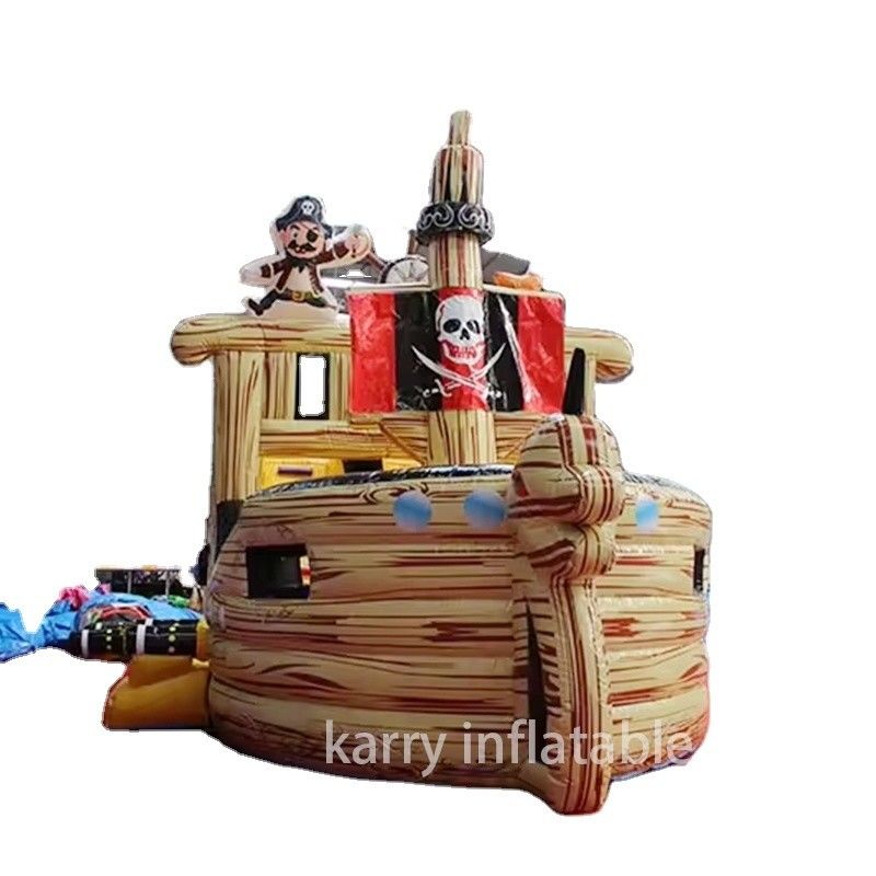 La nave pirata castello salto e combo di scivolo