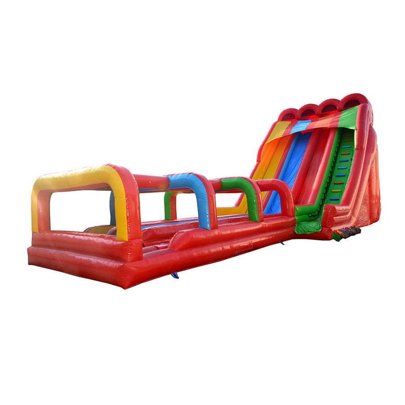 In estate è un must-have, scivolo d'acqua gonfiabile multicolore con piscina e zip line.